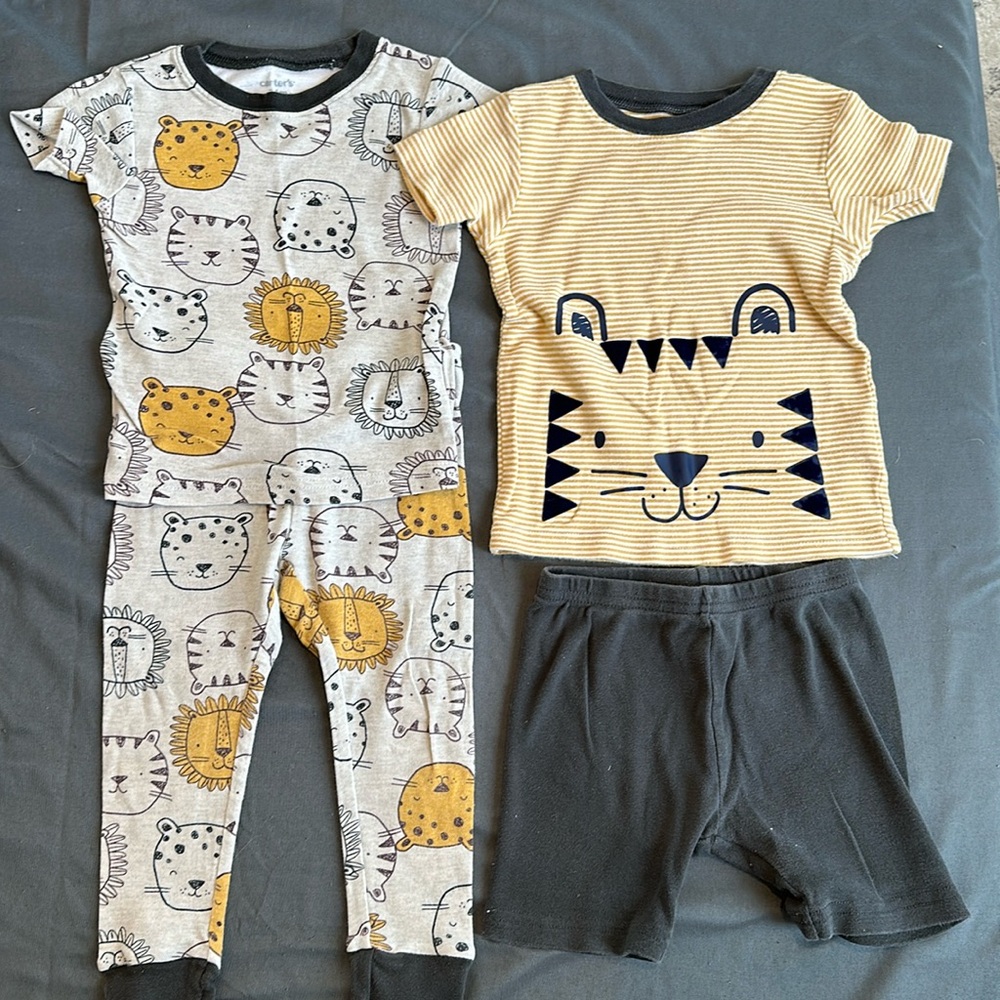 Toddler pajama bundle, size 24m, lions & tigers